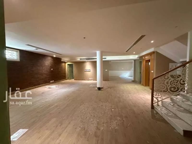 5 bedroom villa in Al Khalidiyyah 4