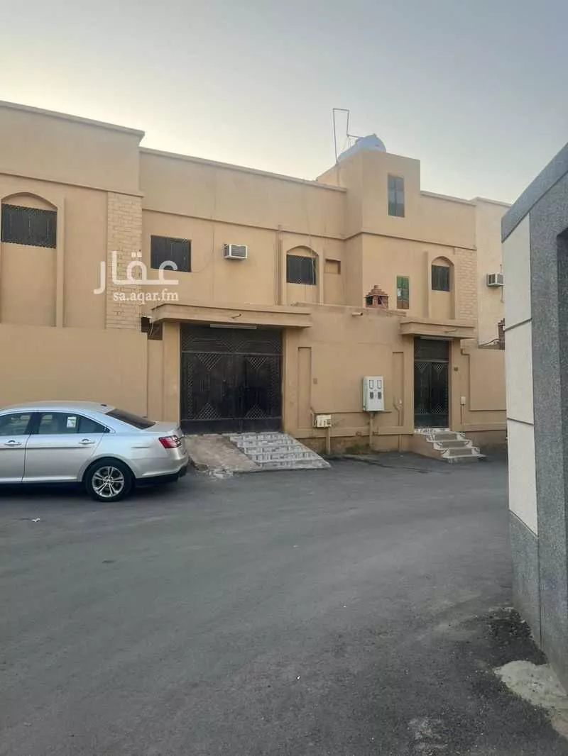 8 bedroom villa in Al Uraija Al Gharbiyah 4