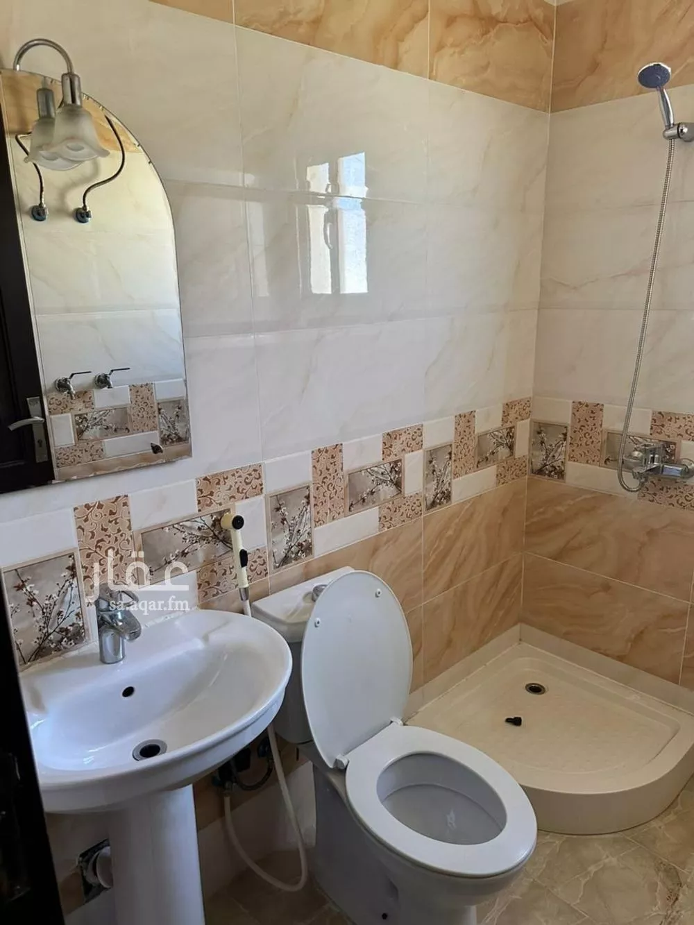 550 sqm building in Al Rabwa 3