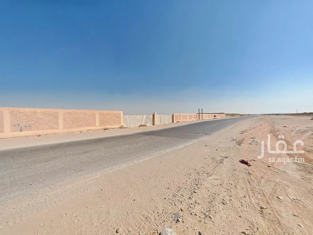 أرض 10875 م² في العارض 3