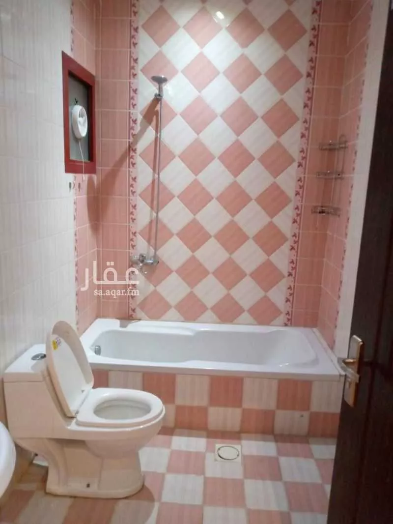 شقة 3 غرف في العقيق 4