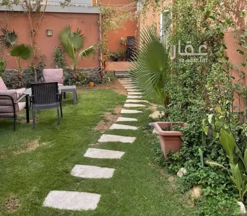 عمارة 372 م² في العليا 4