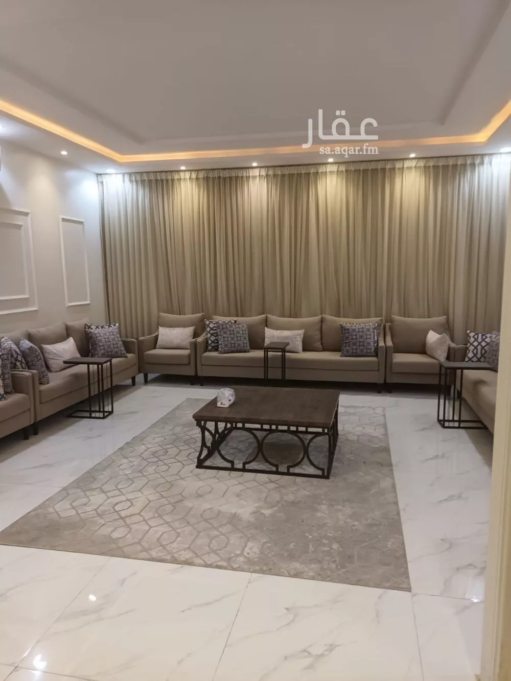 فيلا 9 غرف في الشرق 3