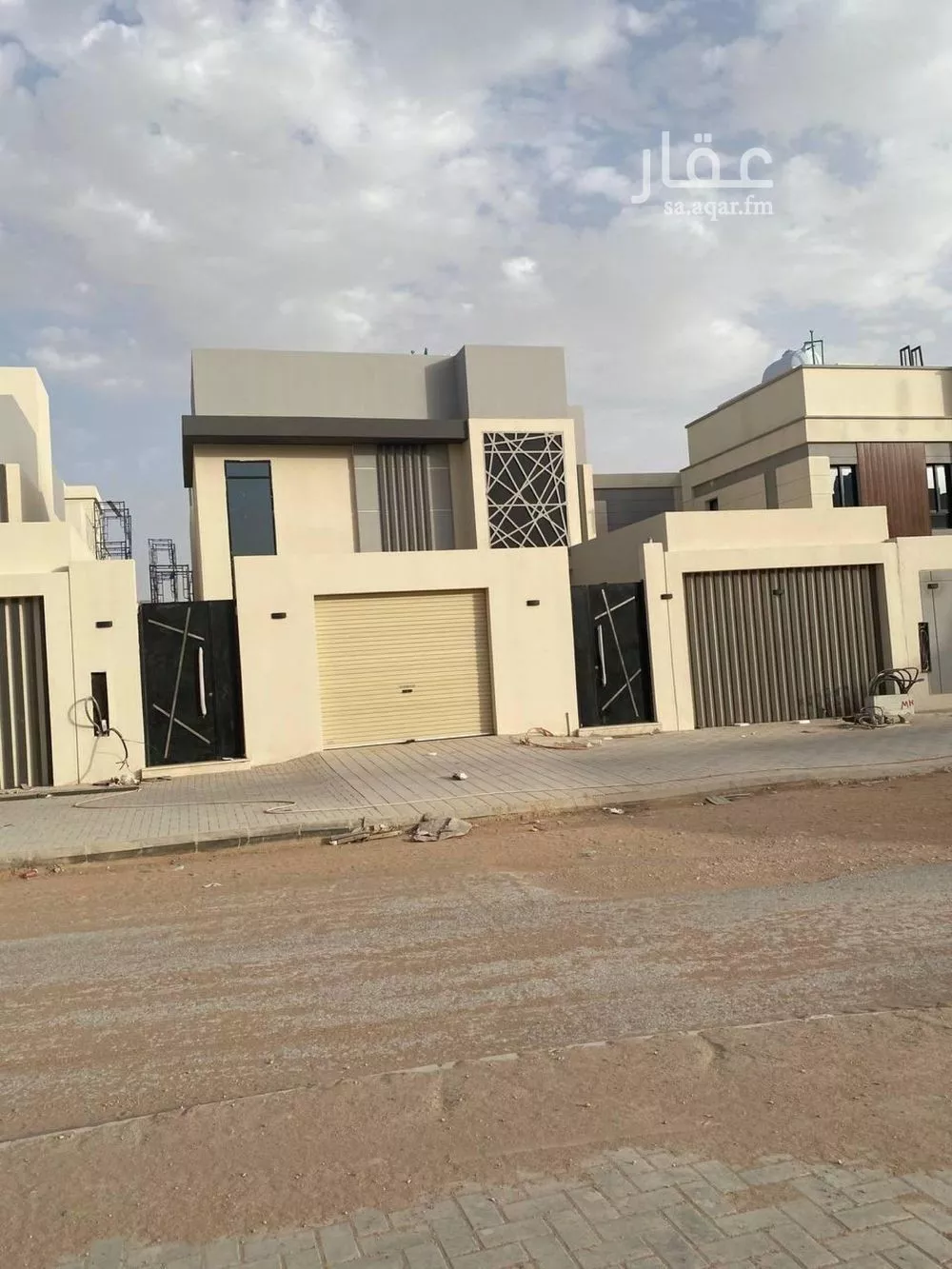 فيلا 8 غرف في الجنادرية 5