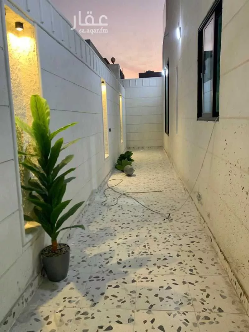 شقة 6 غرف في ضاحية الملك فهد 4