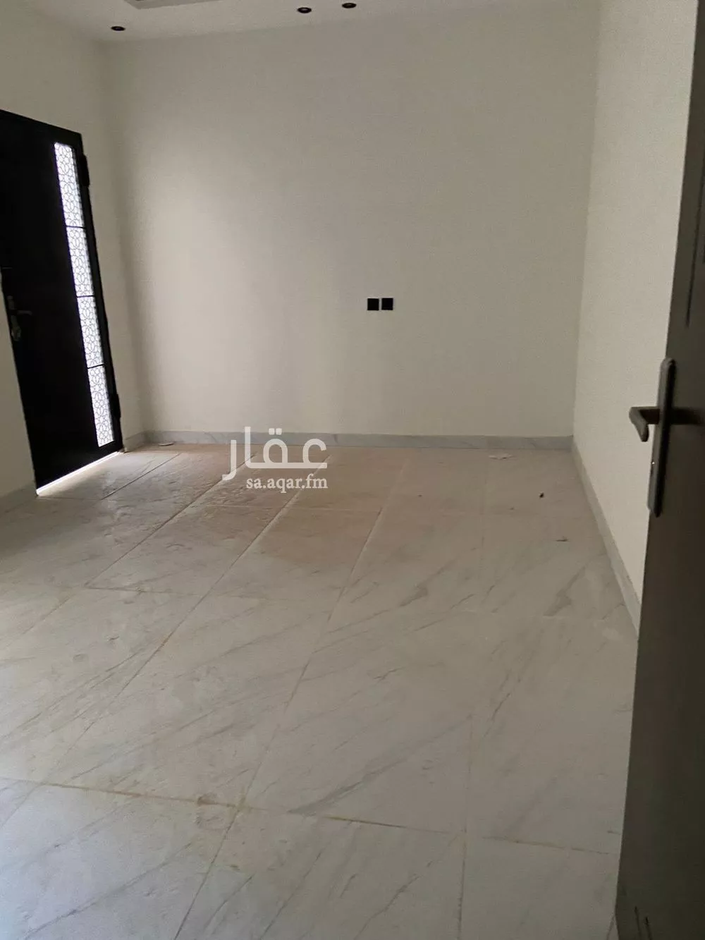 فيلا 5 غرف في الجنادرية 1