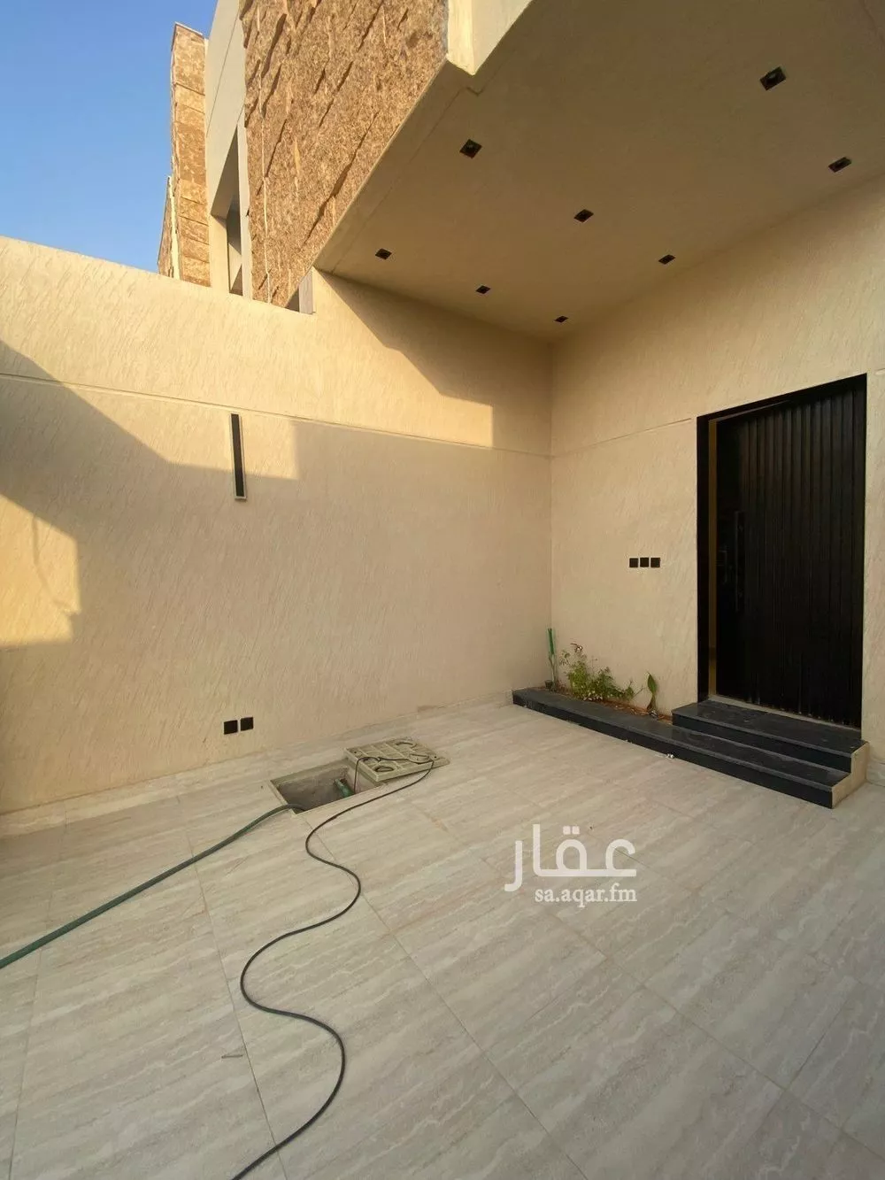 5 bedroom floor in Al Janadriyah 2