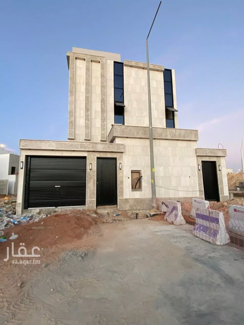 شقة 5 غرف في الجنادرية