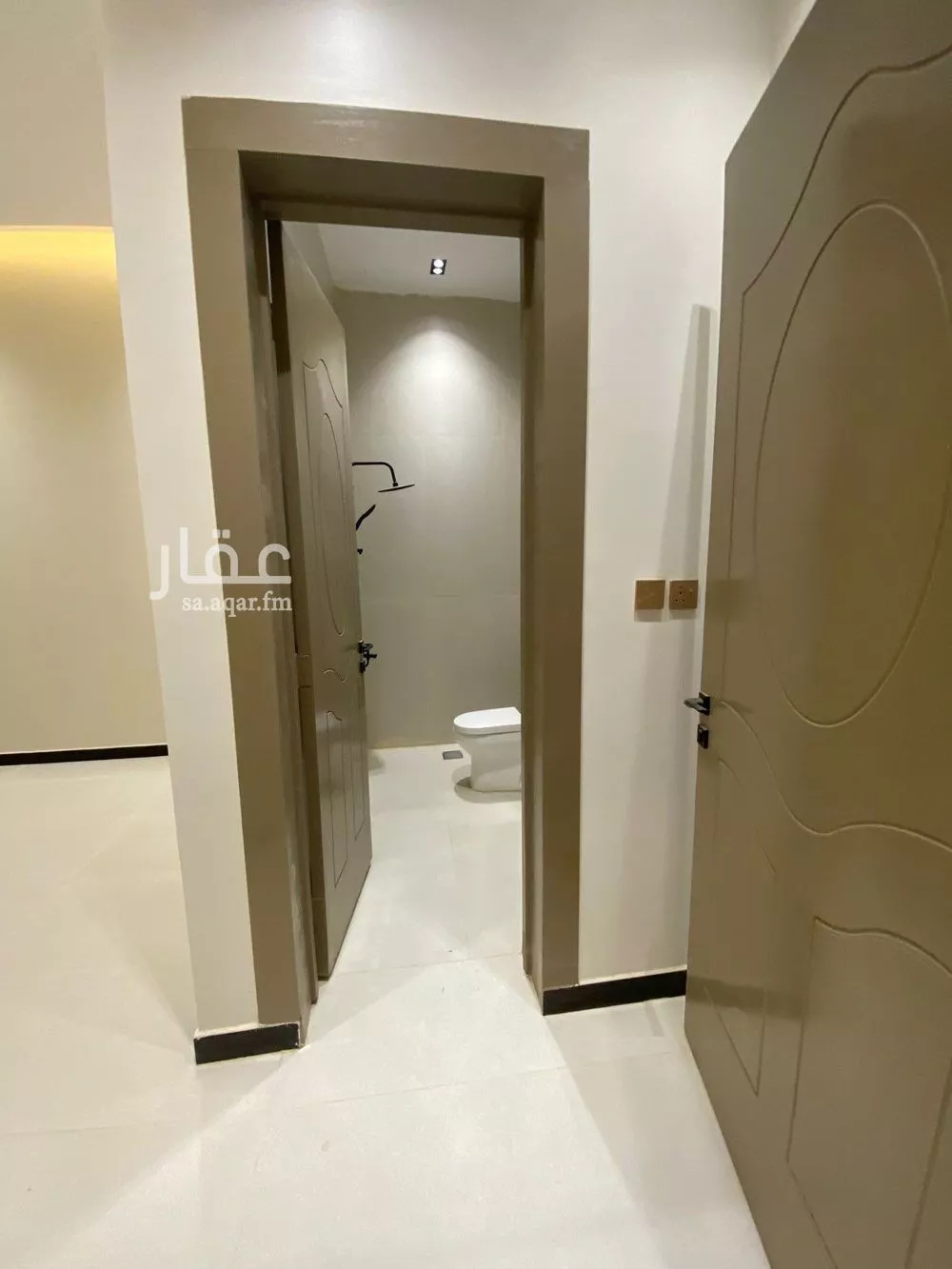 5 bedroom floor in Al Janadriyah 5