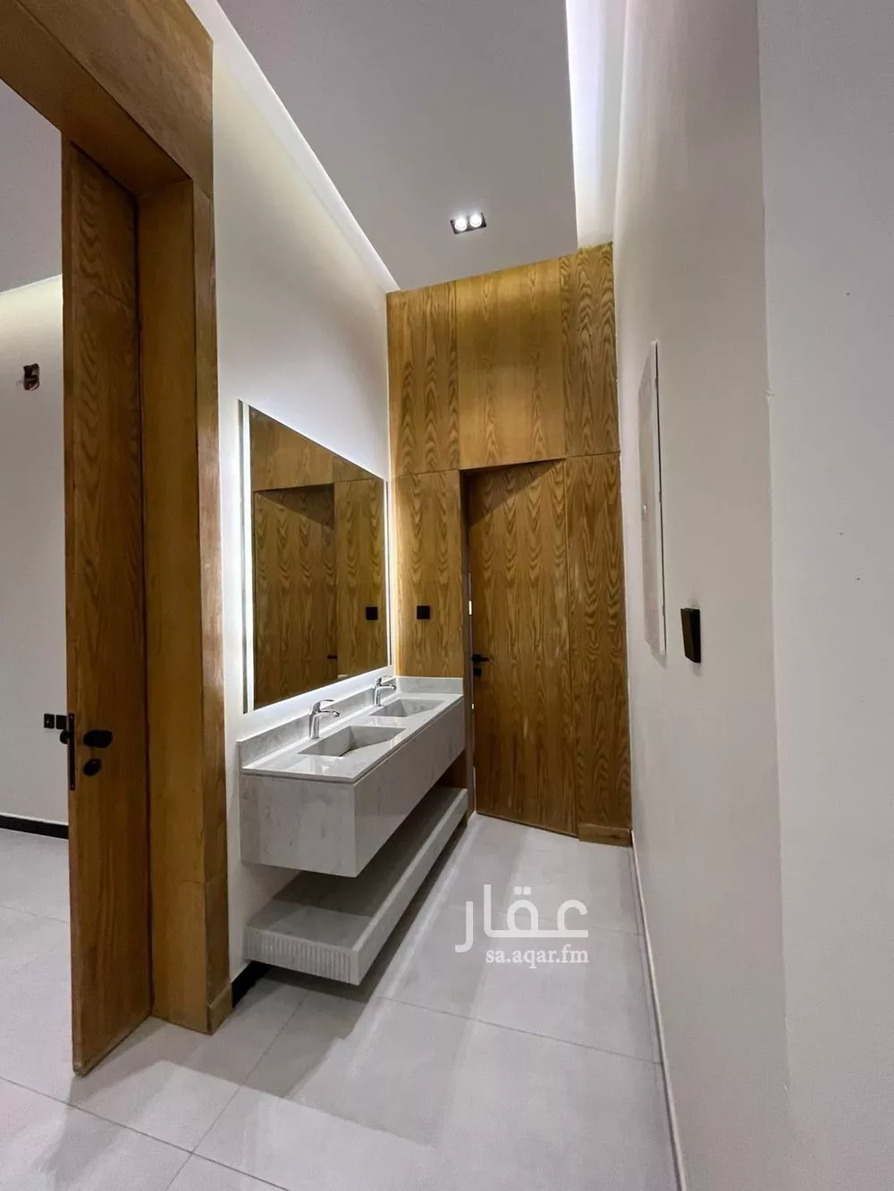 فيلا 5 غرف في الجنادرية 3