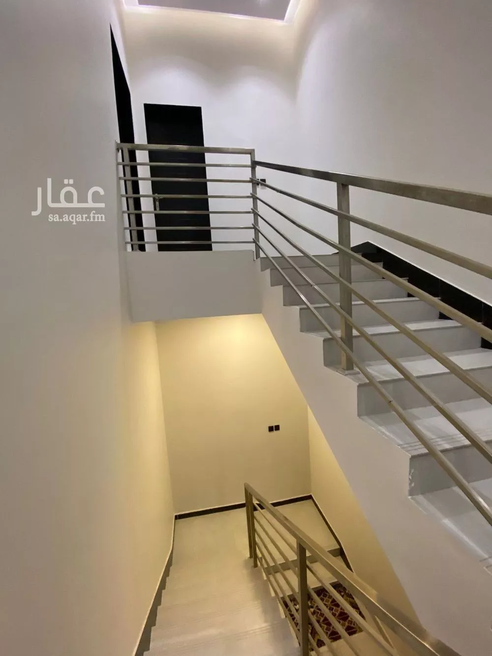 5 bedroom floor in Al Janadriyah 3