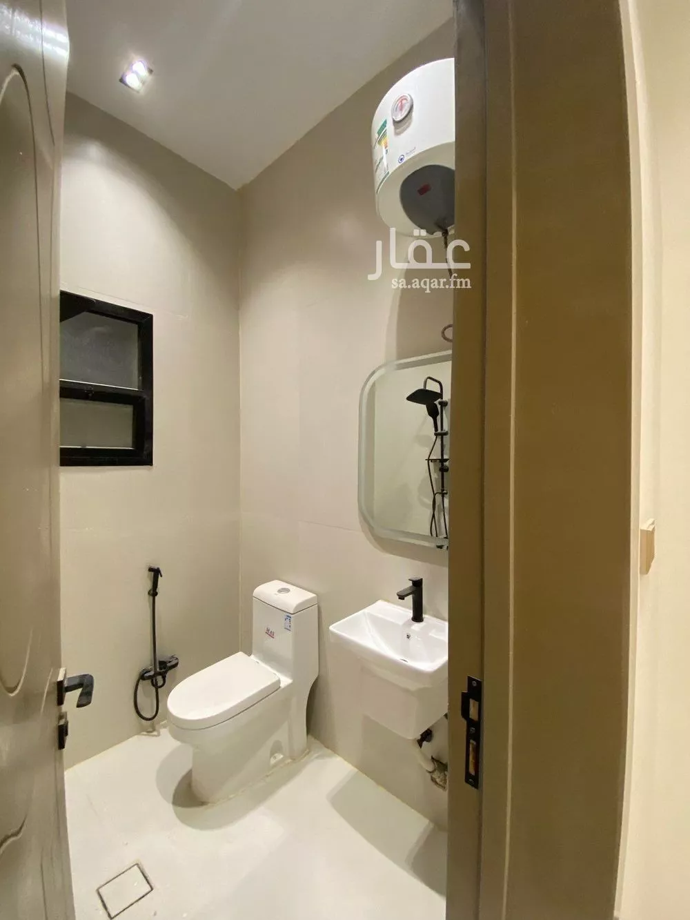 5 bedroom floor in Al Janadriyah 3