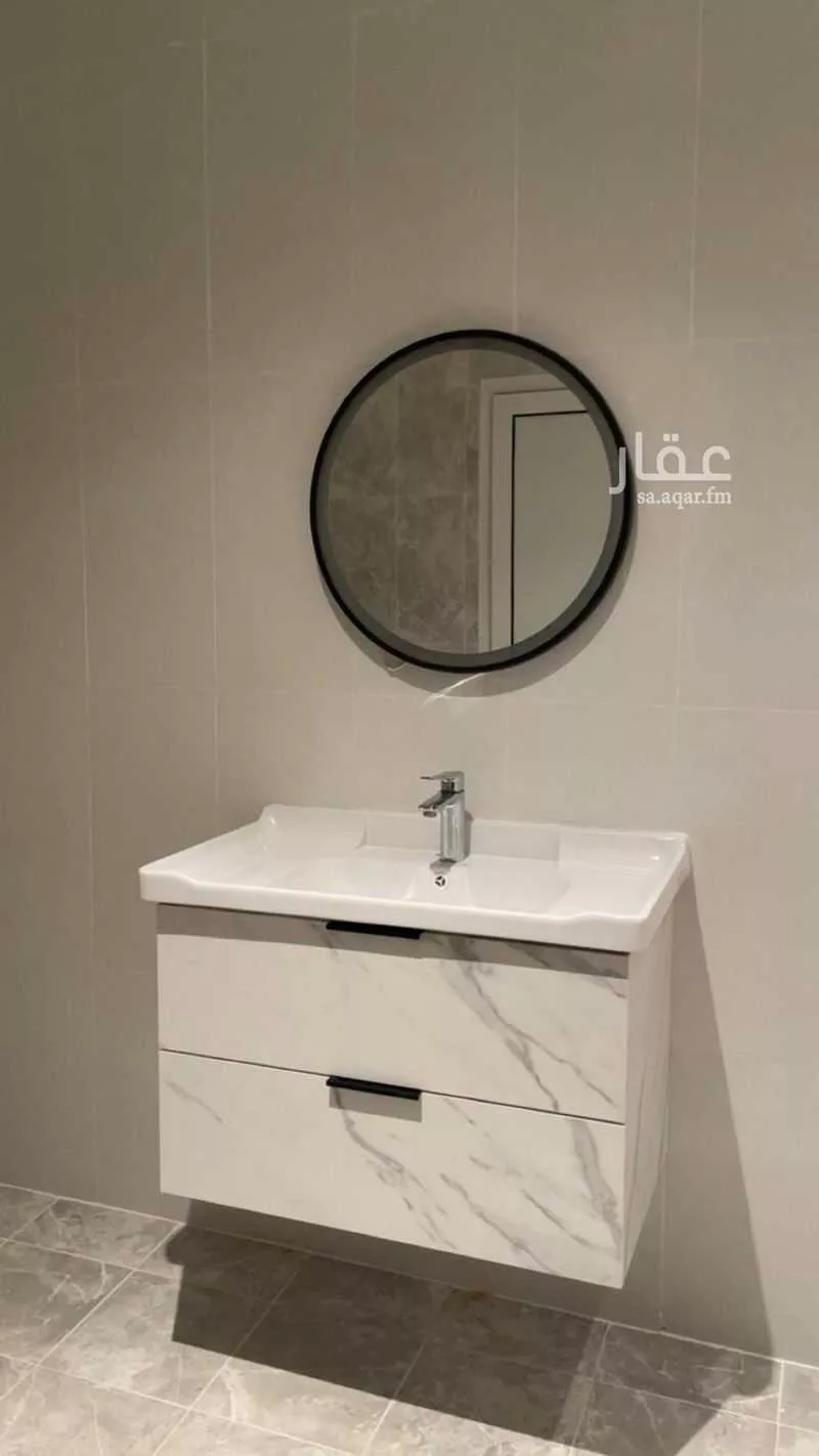 فيلا 7 غرف في الشراع 5