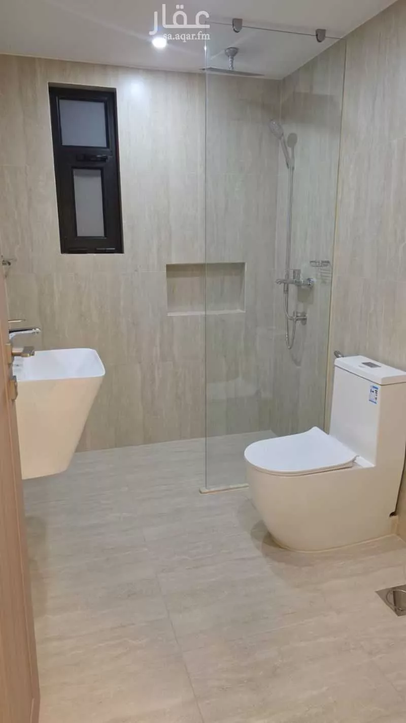 2 bedroom apartment in Al Tubayshi, Eastern Province 4