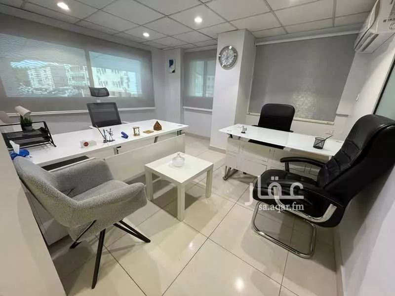 مكتب 991 م² في العزيزية 5