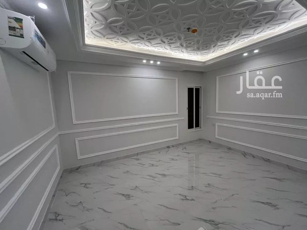 شقة 5 غرف في الحمرا 2