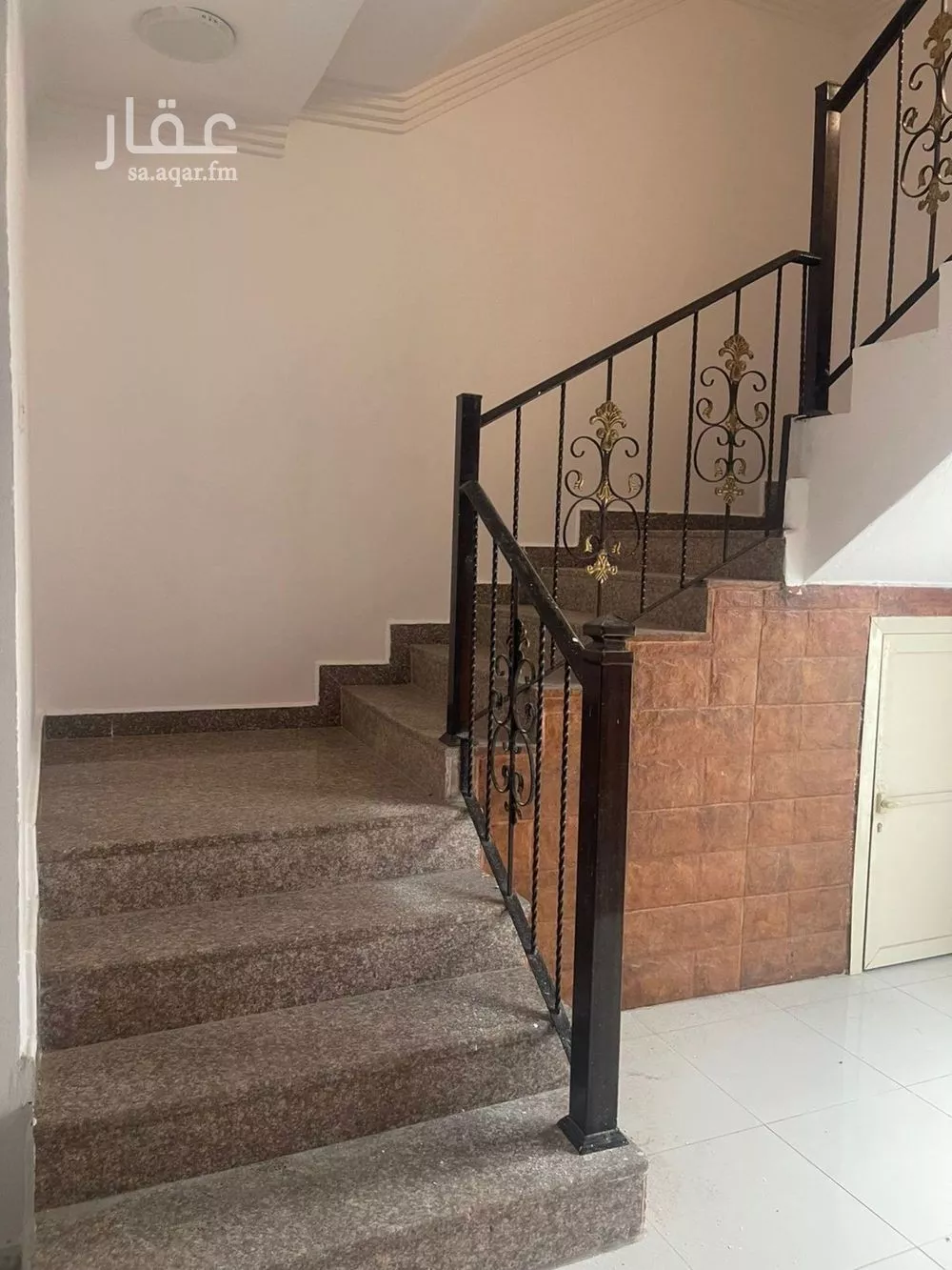 فيلا 6 غرف في ضاحية الملك فهد 4