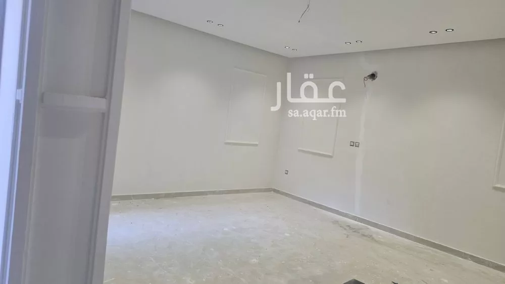 فيلا 6 غرف في احد 4