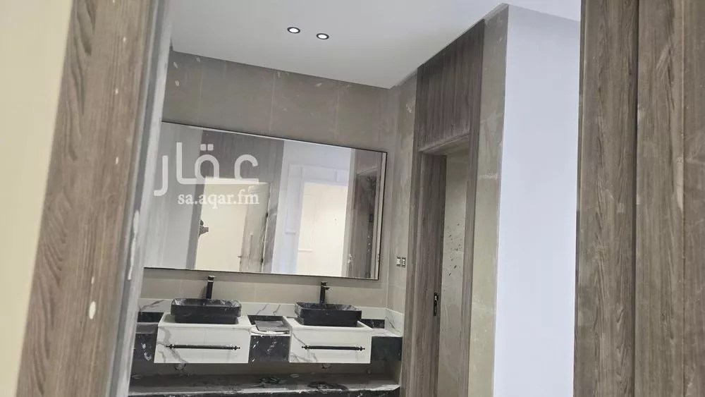 فيلا 6 غرف في احد 5