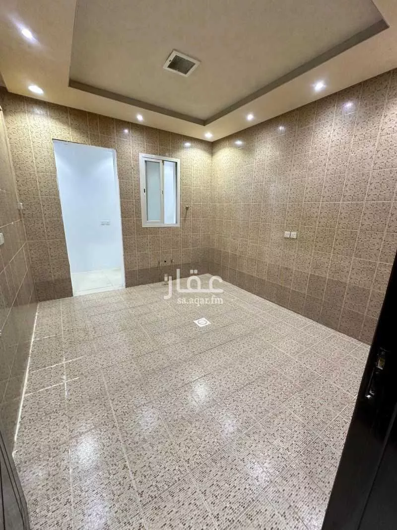 5 bedroom villa in Al Yarmouk 4