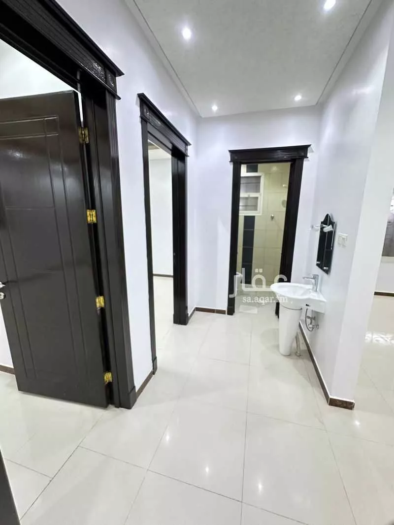 5 bedroom villa in Al Yarmouk 1