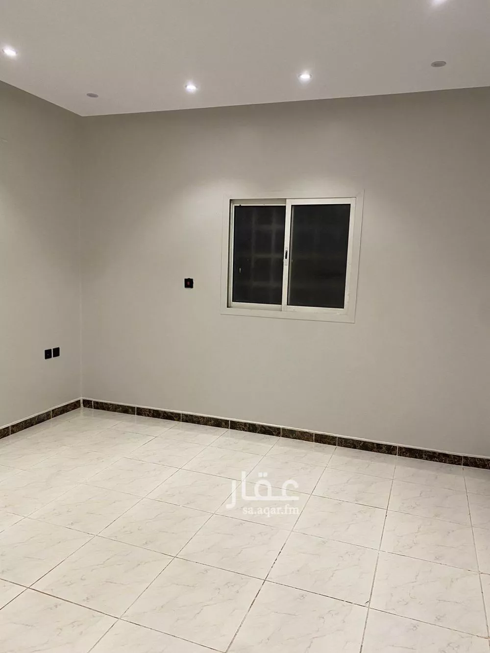 شقة 3 غرف في الرمال 1