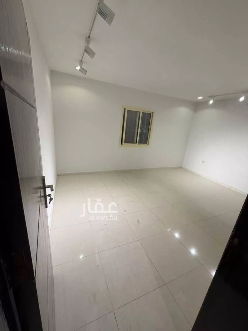4 bedroom apartment in Al Aziziyah 3