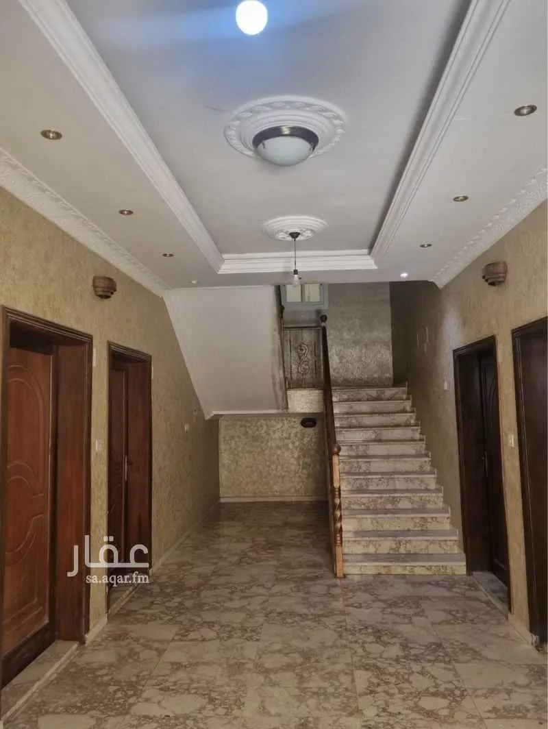 عمارة 583 م² في الحمراء و ام الجود 5