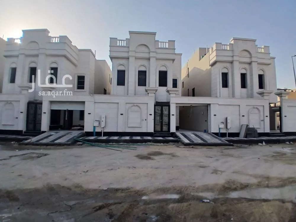 9 bedroom villa in Al Amwaj 1