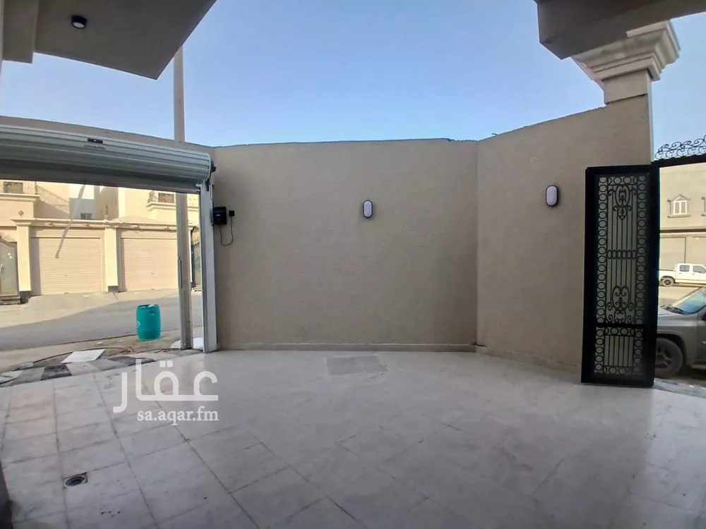 9 bedroom villa in Al Amwaj 5