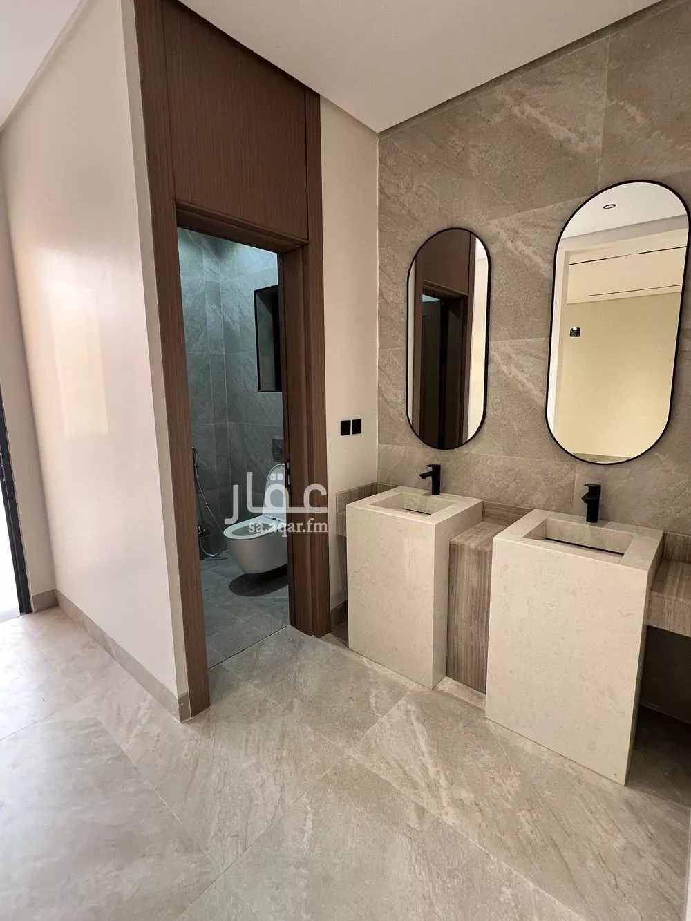 فيلا 8 غرف في الشرق 5