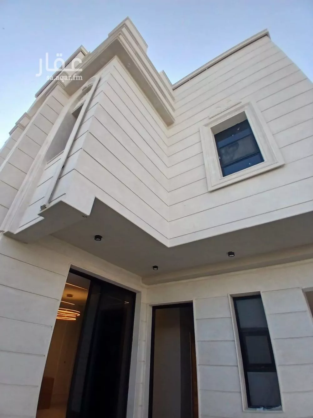 9 bedroom villa in Al Amwaj 2