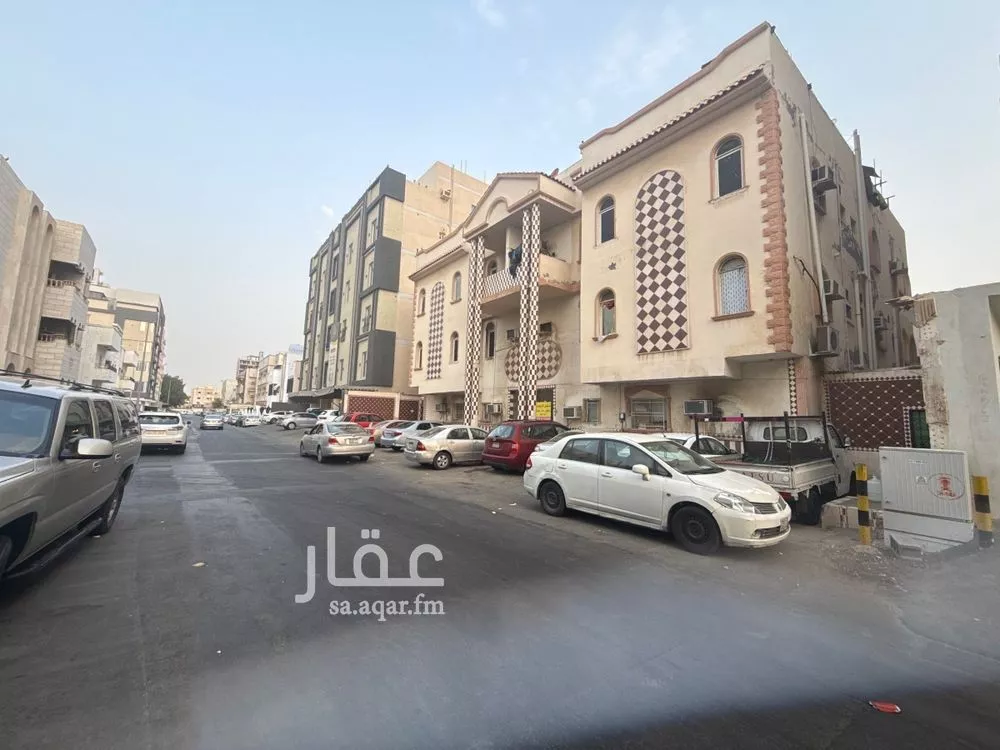 675 sqm building in Al Nuzhah 4