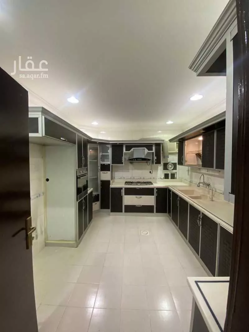 5 bedroom apartment in Al Yarmouk 2