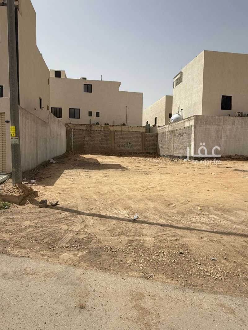 عقار  في عكاظ، الرياض 3