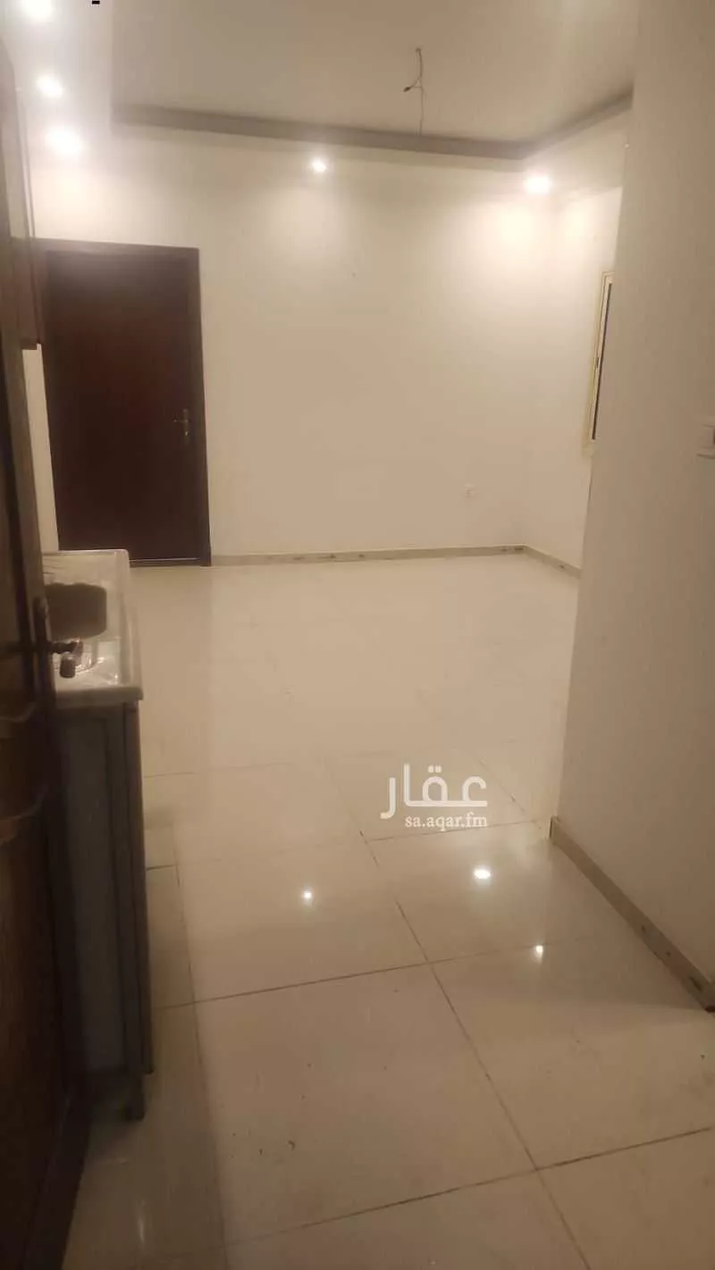 عمارة 500 م² في الجامعيين 1