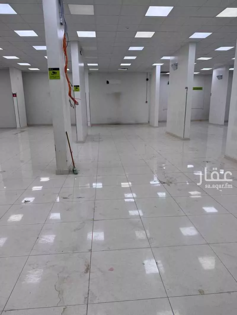 محل 900 م² في ظهرة لبن 5