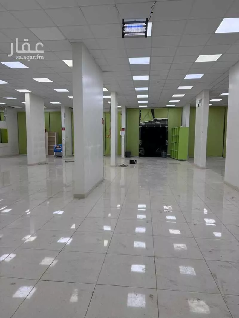 محل 900 م² في ظهرة لبن 4