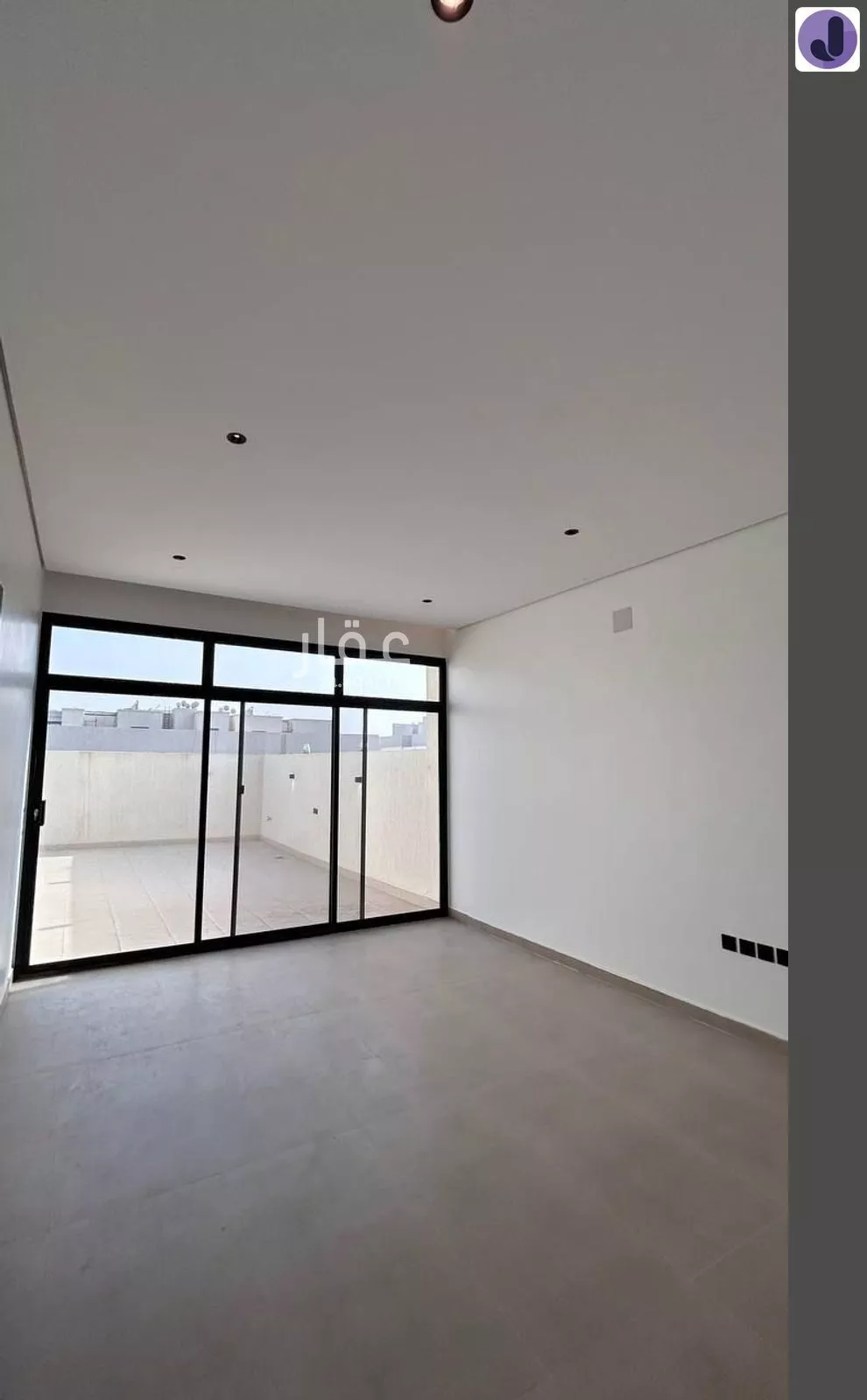 3 bedroom floor in Al Hazm 5