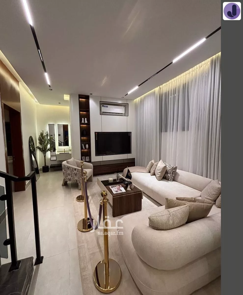 فيلا 5 غرف في عكاظ 4