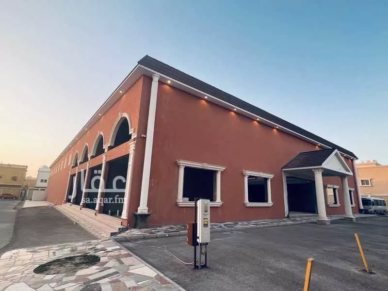 محل 1680 م² في طيبة 4