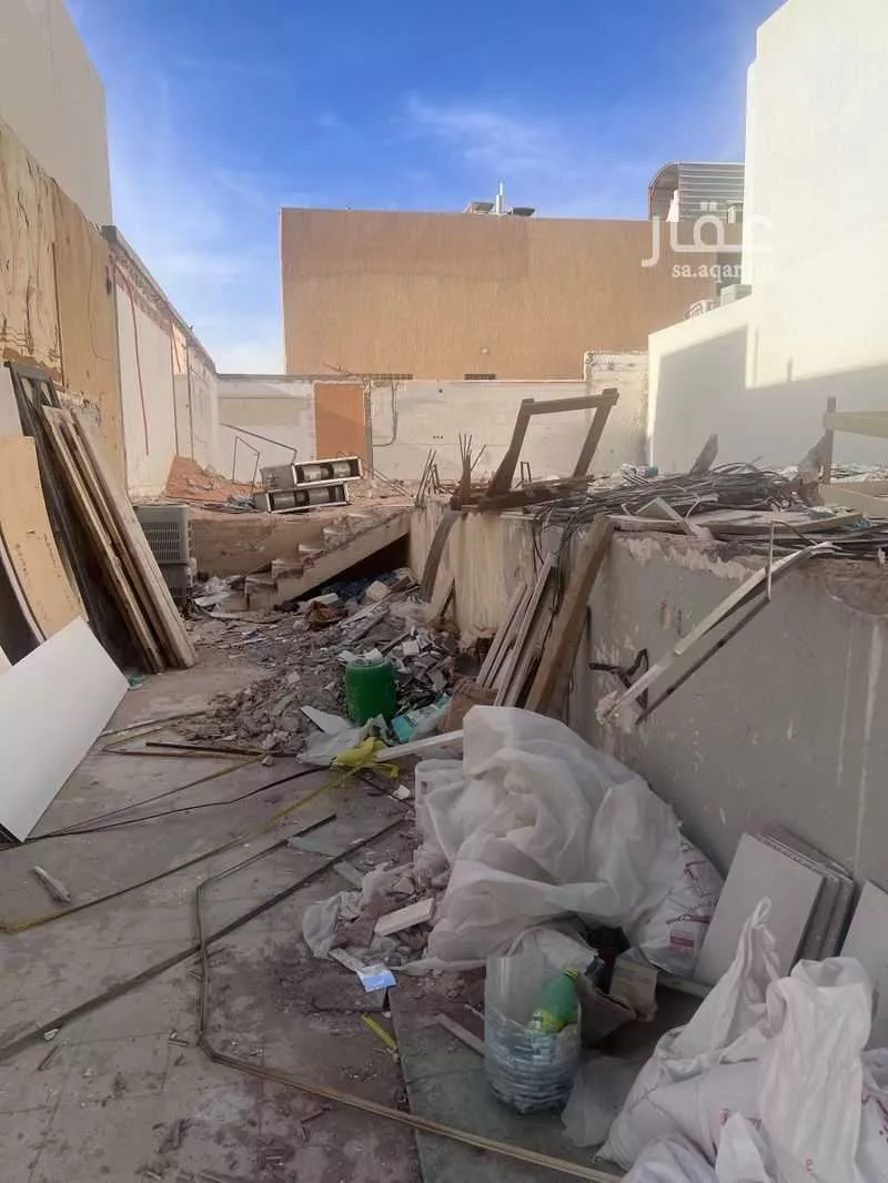 أرض 310 م² في المغرزات 5