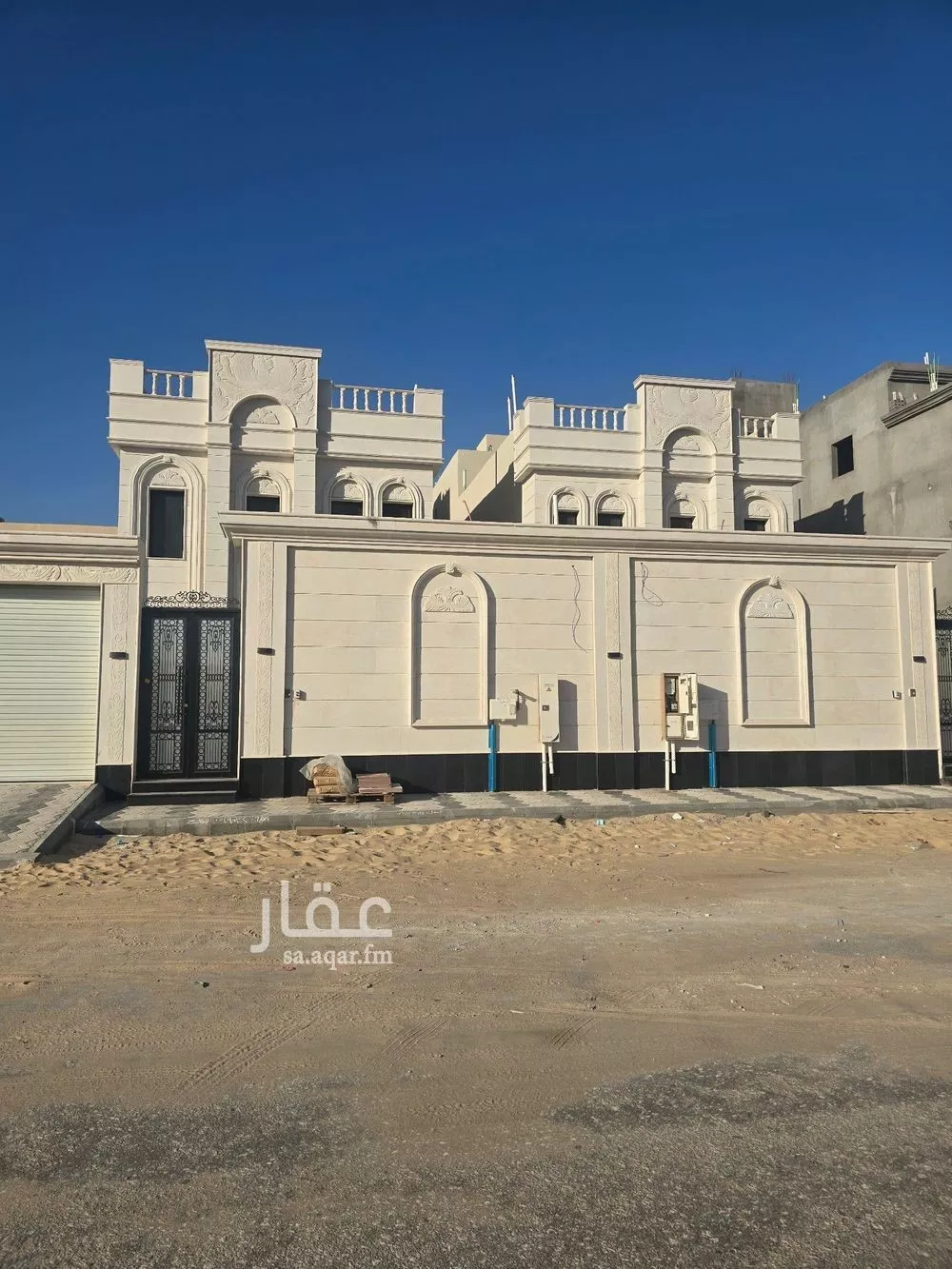8 bedroom villa in Al Amwaj 2