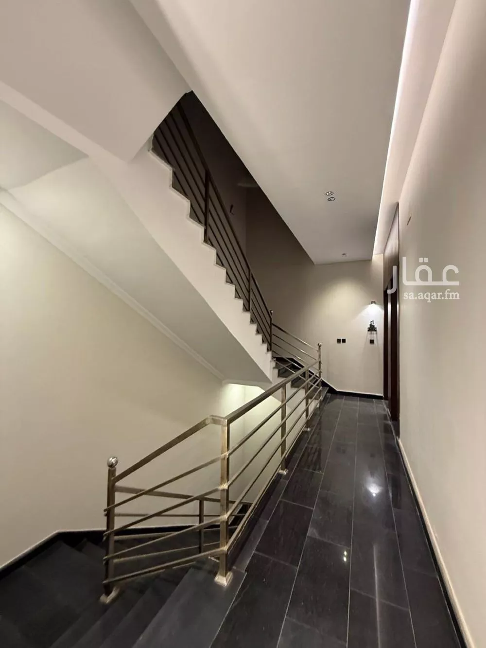 شقة 5 غرف في الريان 4