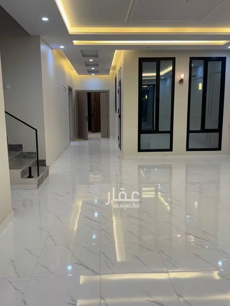 فيلا 7 غرف في طيبة 4