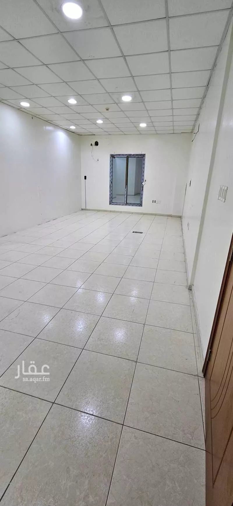 مكتب 241 م² في العدامة 4