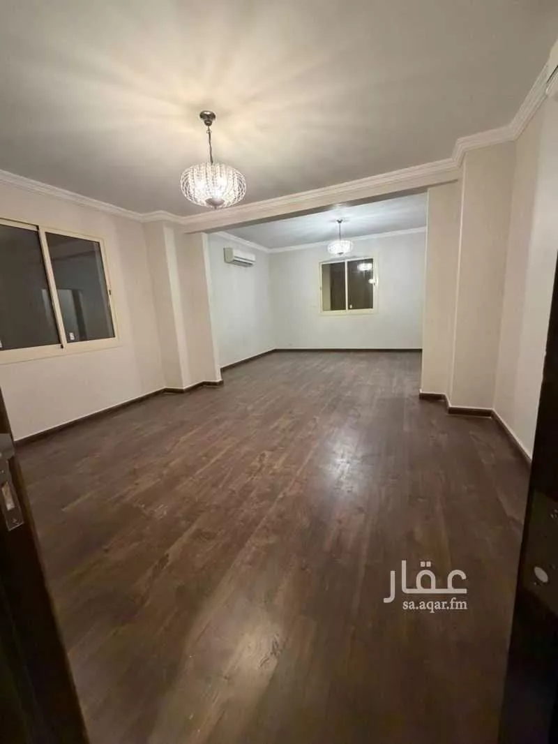 4 bedroom villa in Al Gharbiyah, Jeddah 6