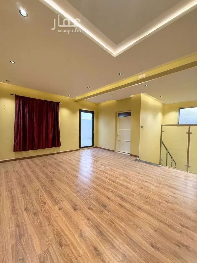 فيلا 4 غرف في القادسية 5