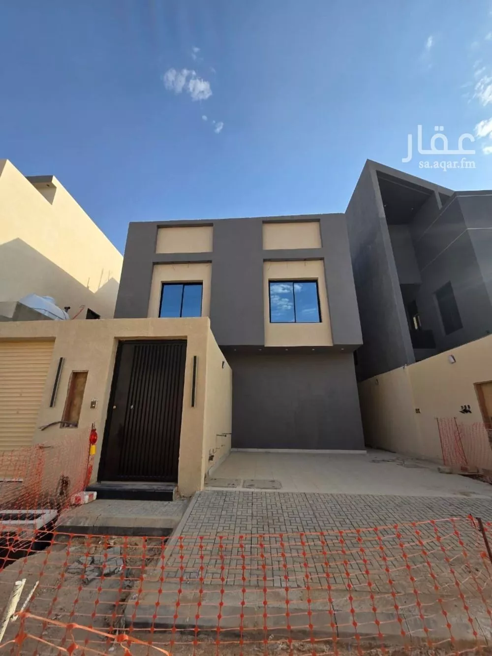 4 bedroom floor in Okaz 1