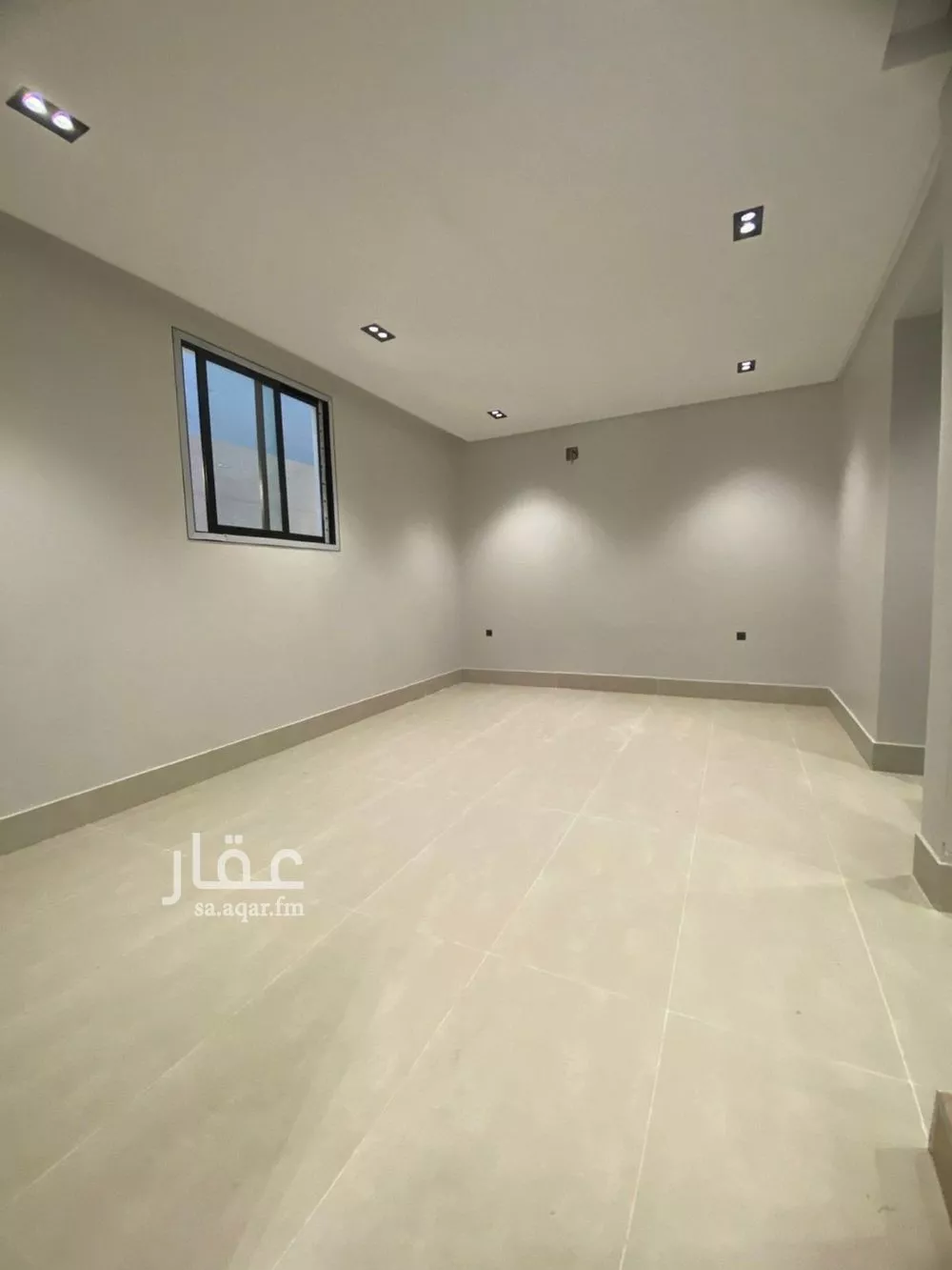 فيلا 5 غرف في عكاظ 4